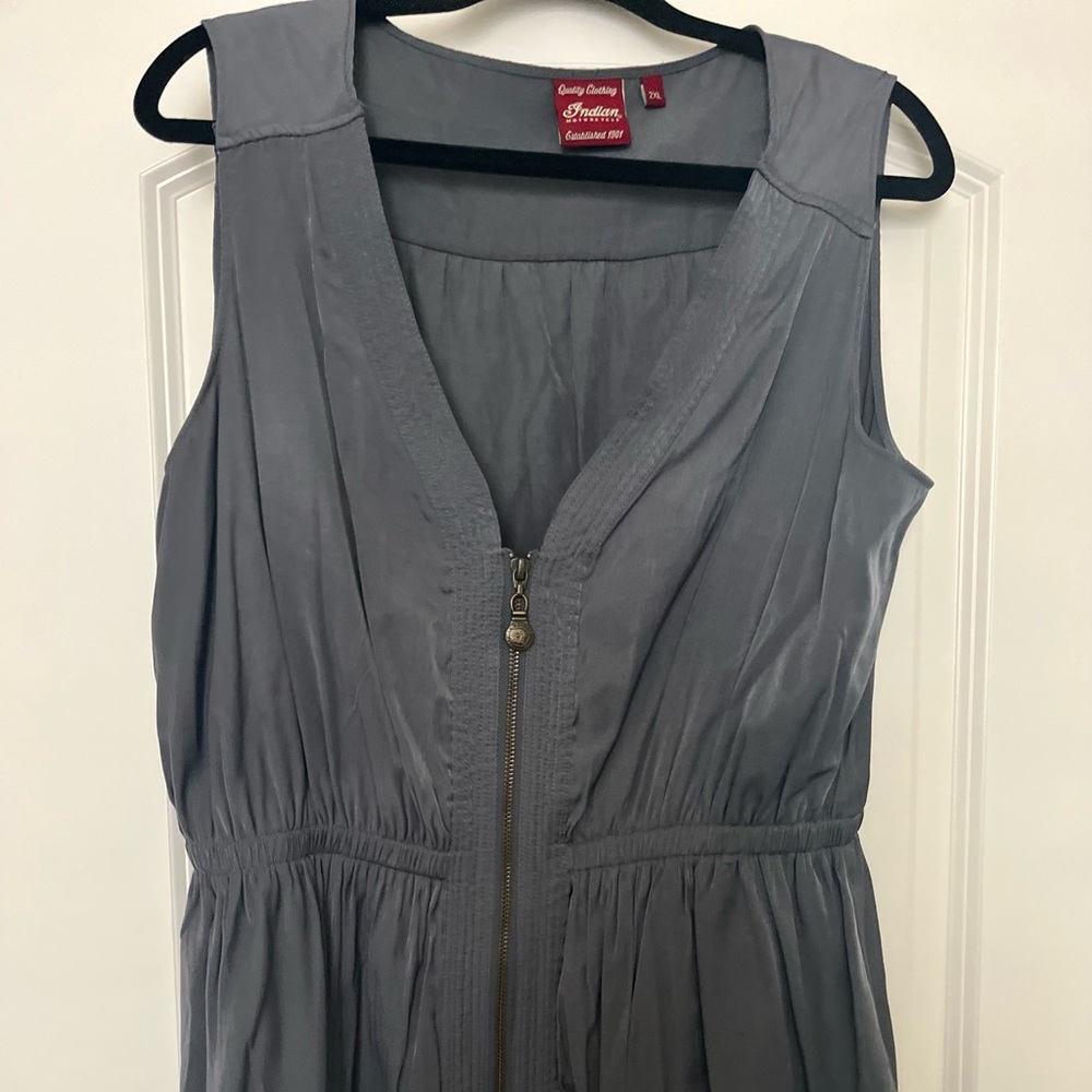 Women’s Indian motorcycle sleeveless top with zipper front
